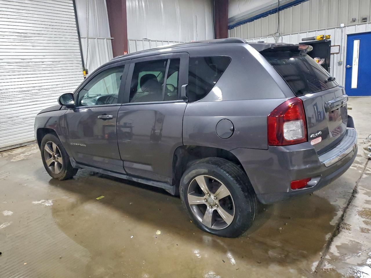 2016 Jeep Compass Latitude - Фото 2