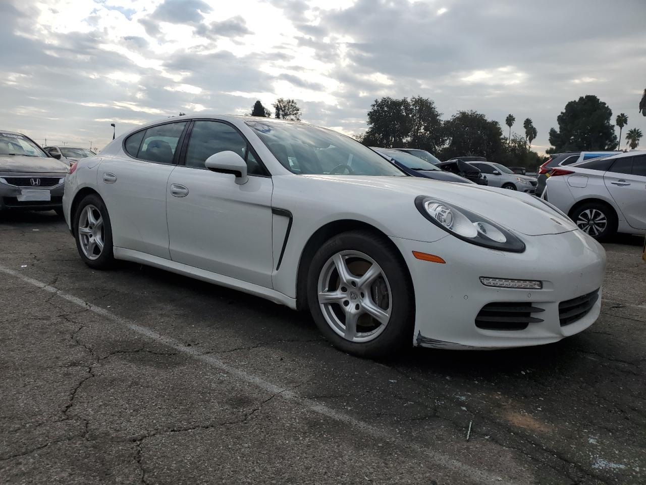 2015 Porsche Panamera 2 - Фото 4