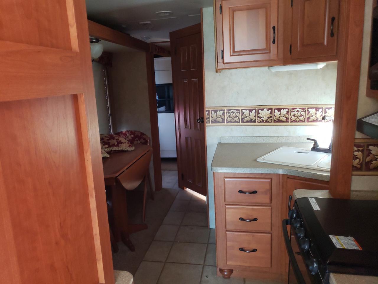 2007 Ford F550 Super Duty Stripped Chassis - Фото 6