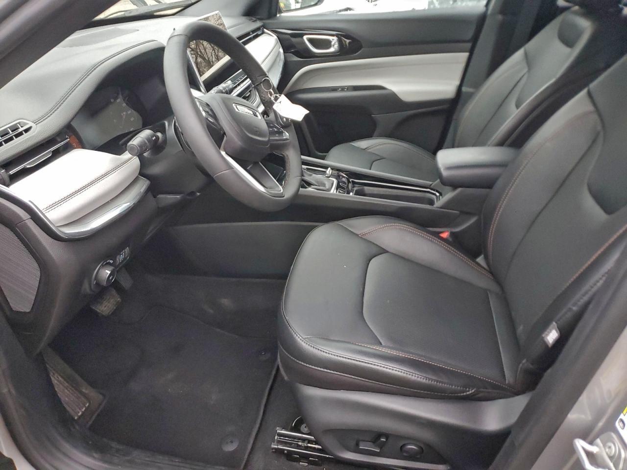 2023 Jeep Compass Limited - Image 7