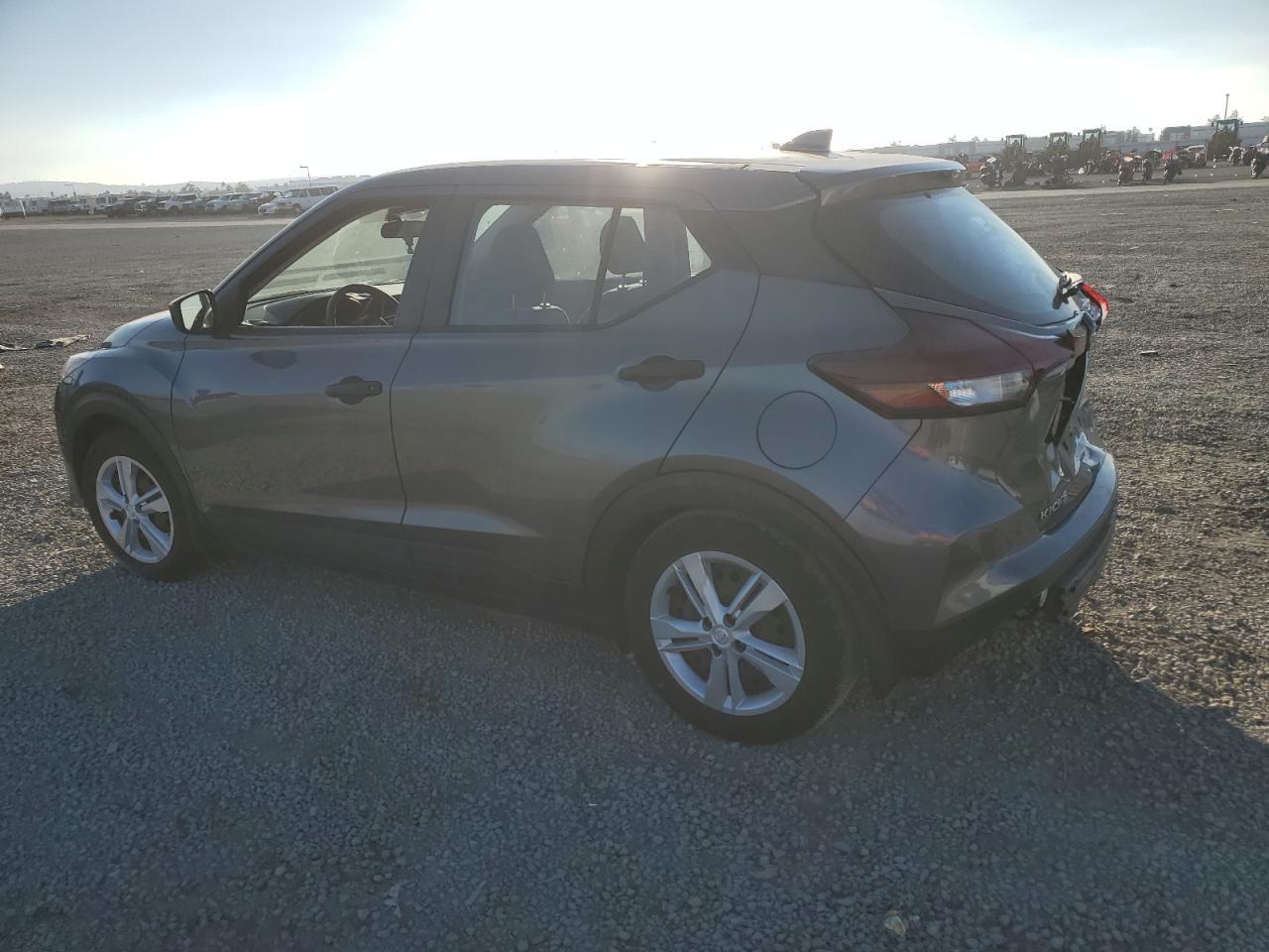 2022 Nissan Kicks S - Фото 2