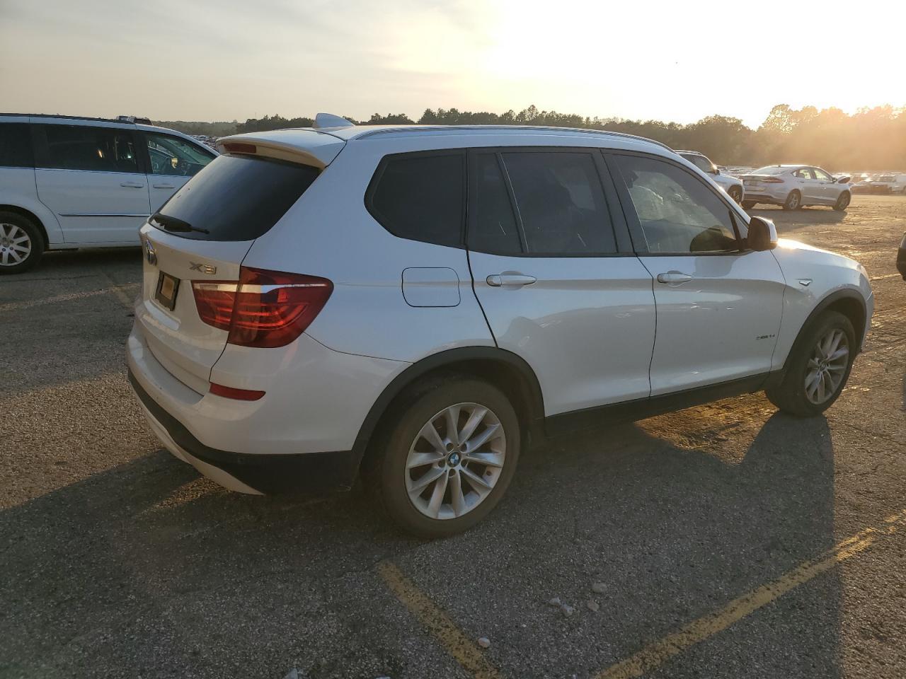 2016 BMW X3 Sdrive28I - Image 3