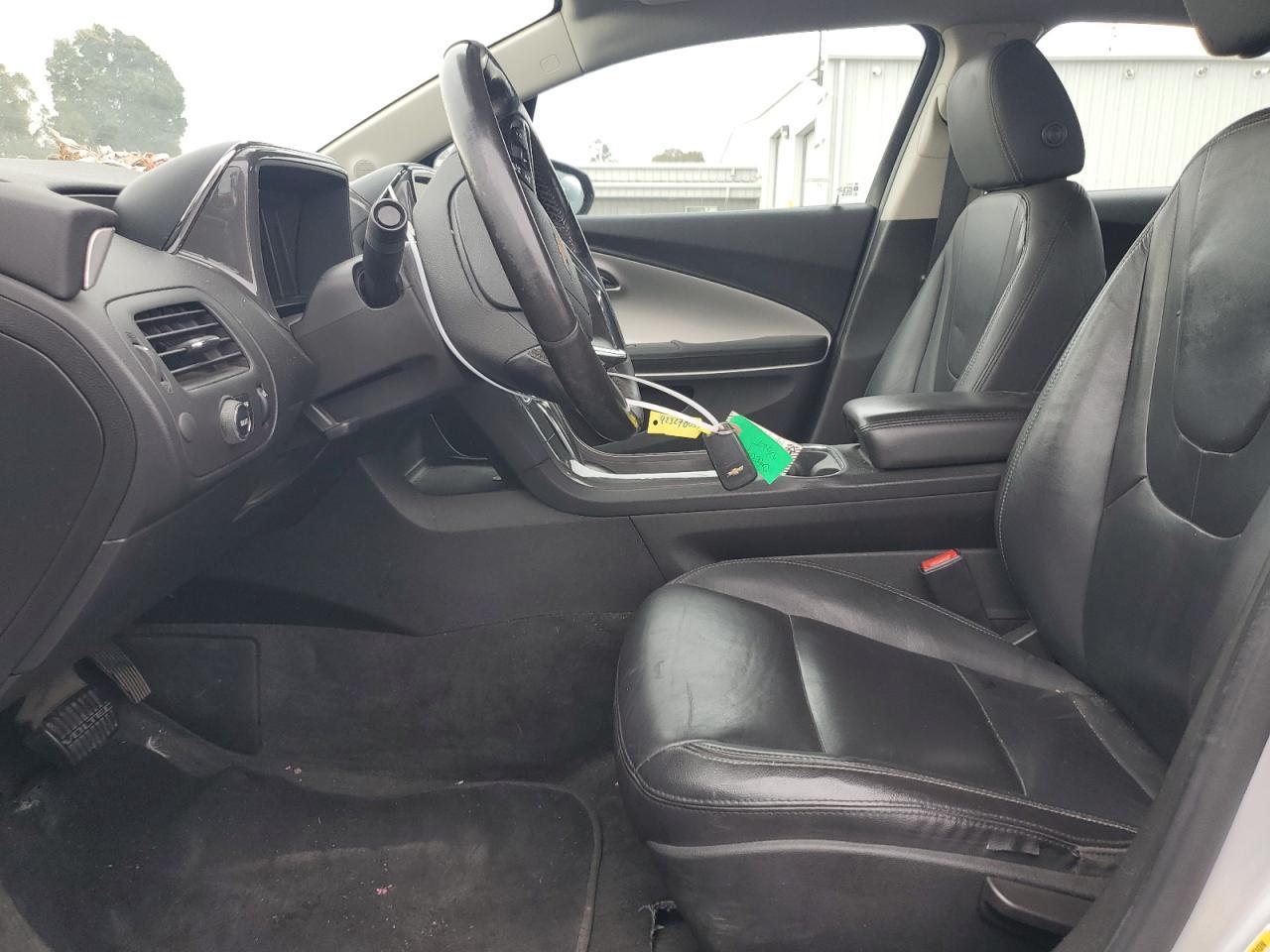 2013 Chevrolet Volt - Image 7