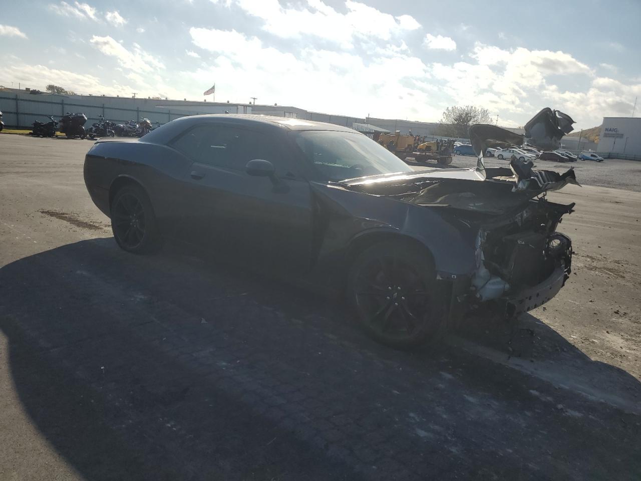 2018 Dodge Challenger Sxt - Image 4