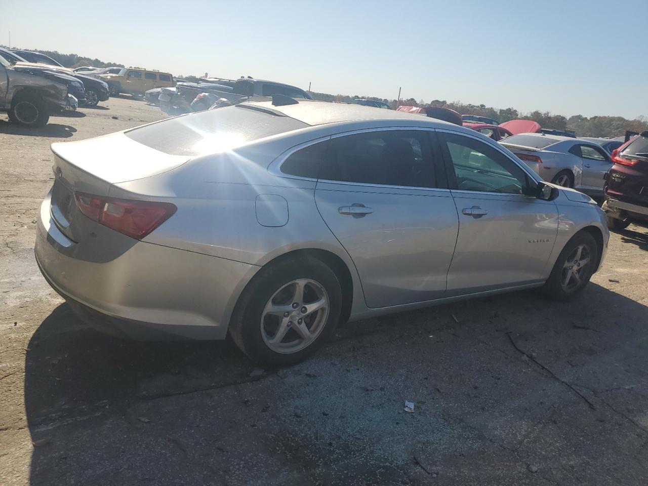 2018 Chevrolet Malibu Ls - Фото 3