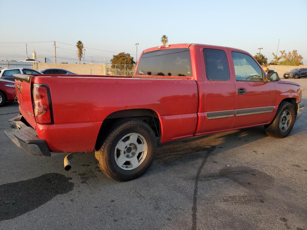 2005 Chevrolet Silverado C1500 - Image 3