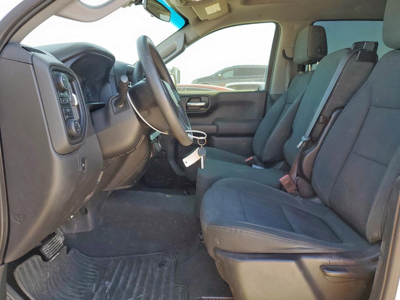 2019 Chevrolet Silverado K1500 Custom - Фото 7