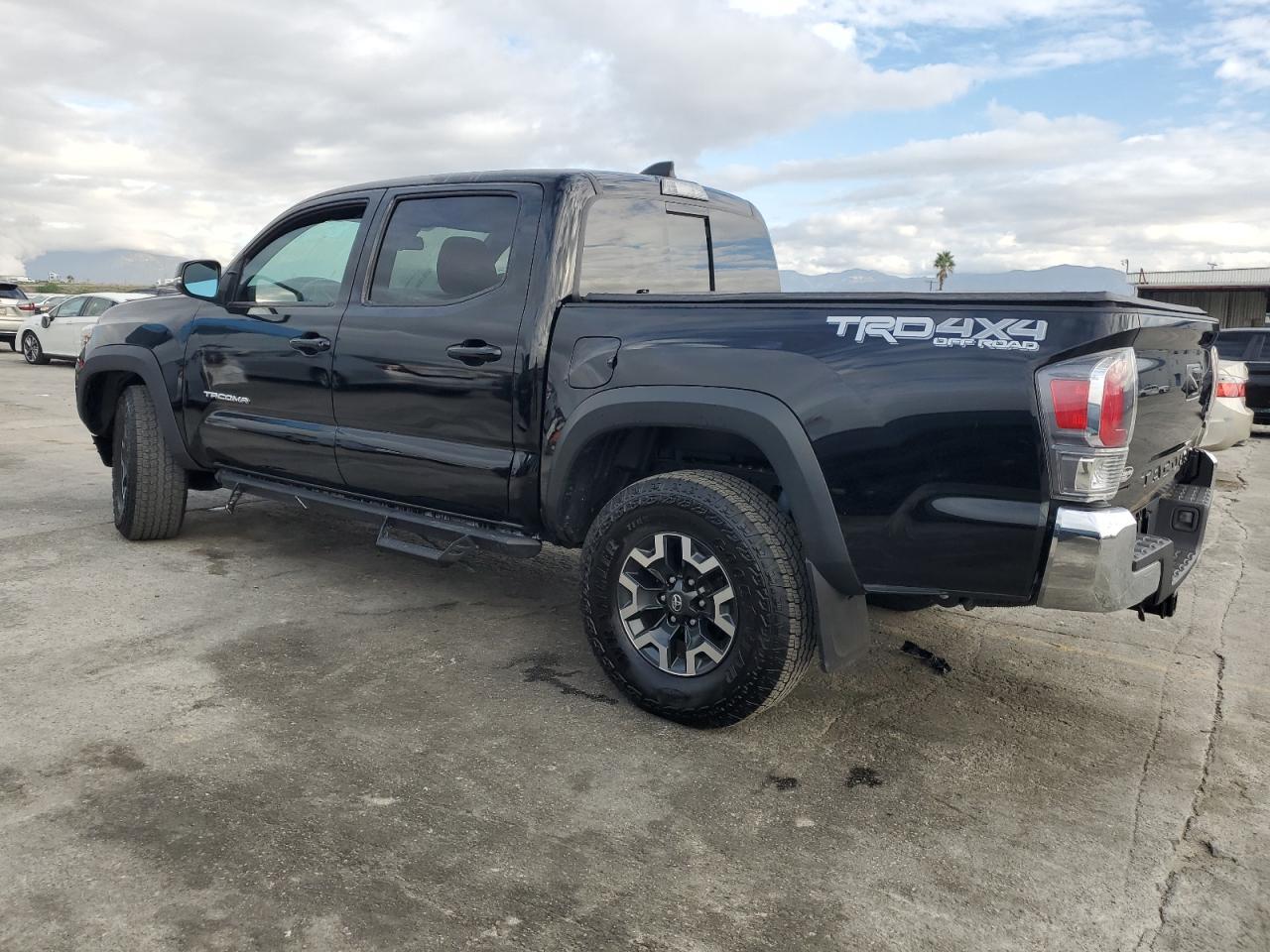 2023 Toyota Tacoma Double Cab - Image 2