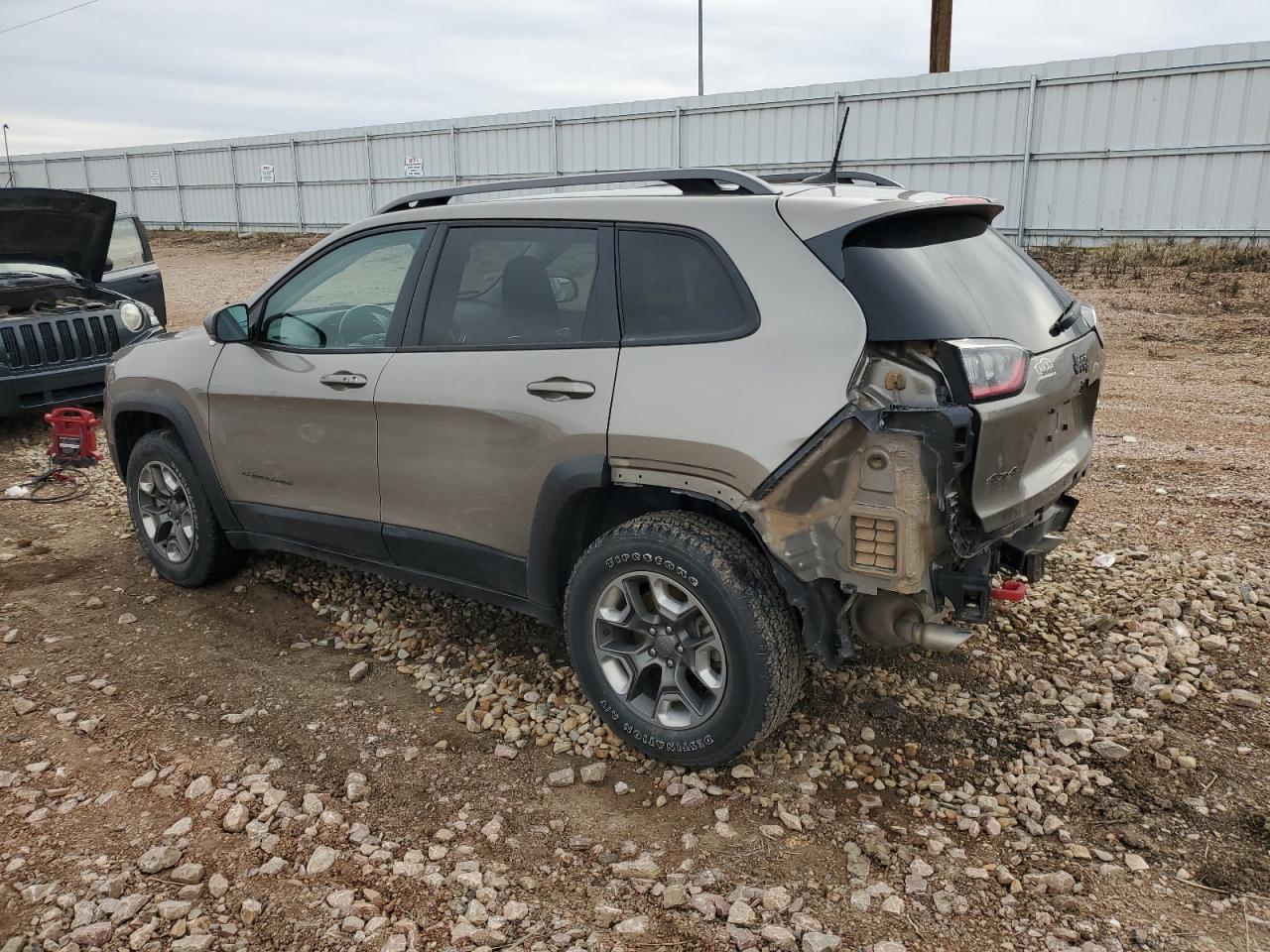 2019 Jeep Cherokee Trailhawk - Image 2