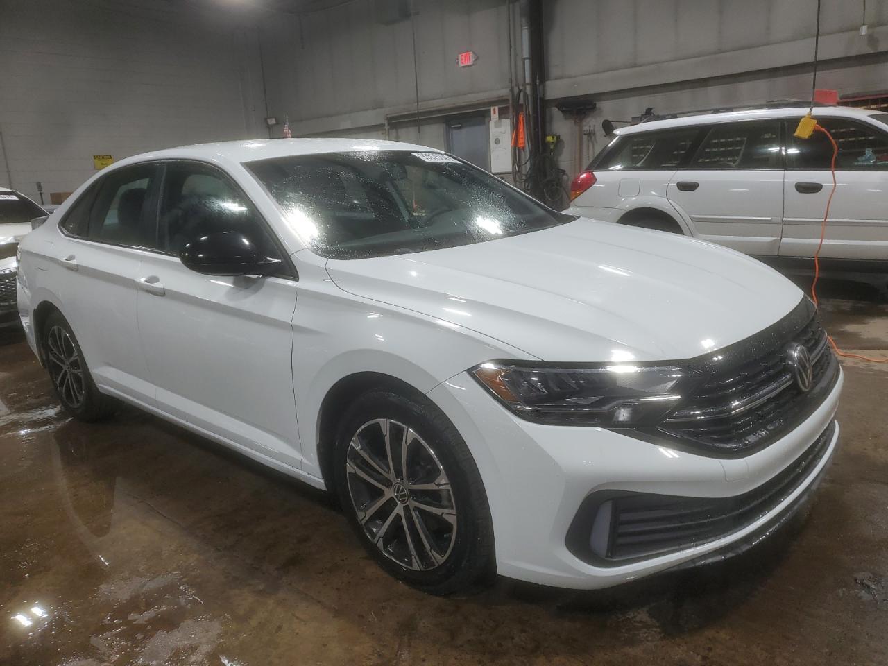 2022 Volkswagen Jetta Sport - Image 4