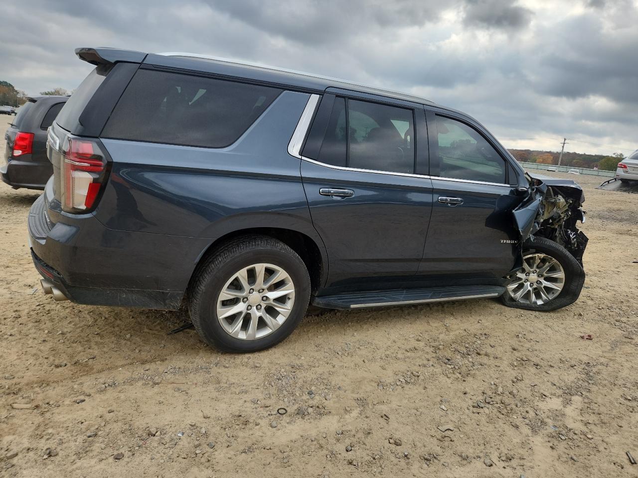 2021 Chevrolet Tahoe C1500 Premier - Image 3