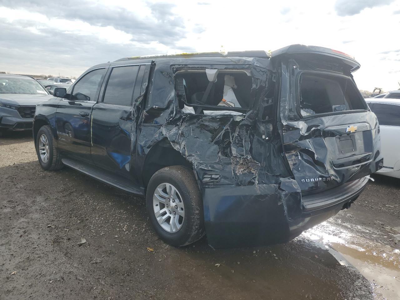 2020 Chevrolet Suburban K1500 Lt - Image 2