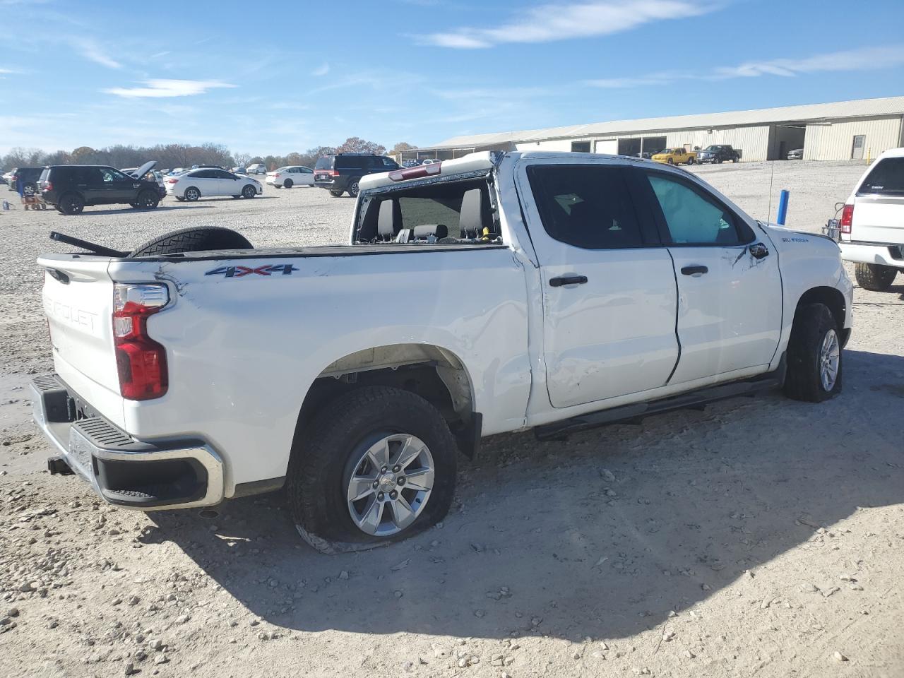 2024 Chevrolet Silverado K1500 - Фото 3