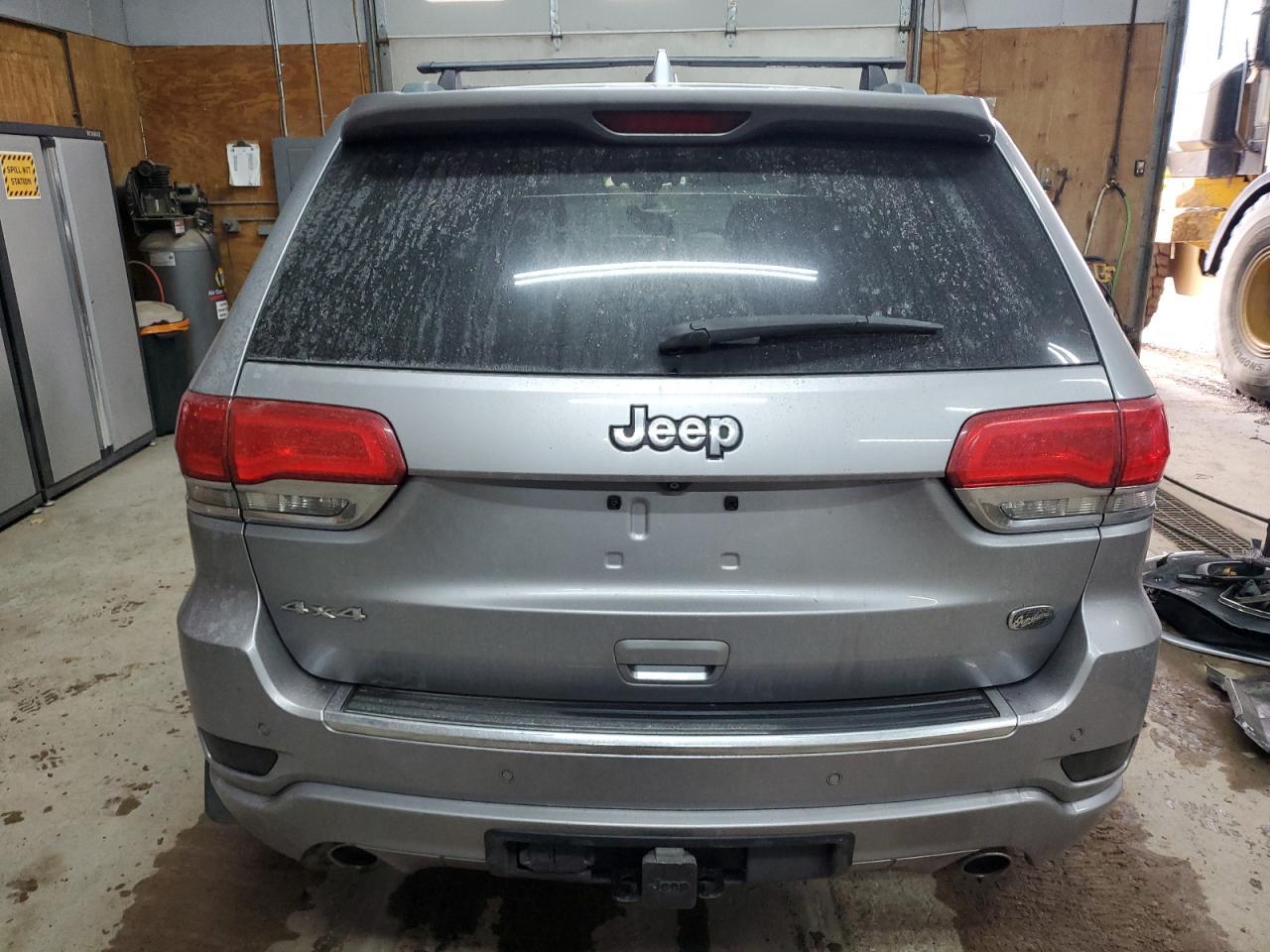 2014 Jeep Grand Cherokee Overland - Image 6