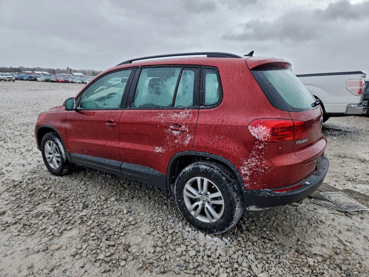 2015 Volkswagen Tiguan S - Фото 2