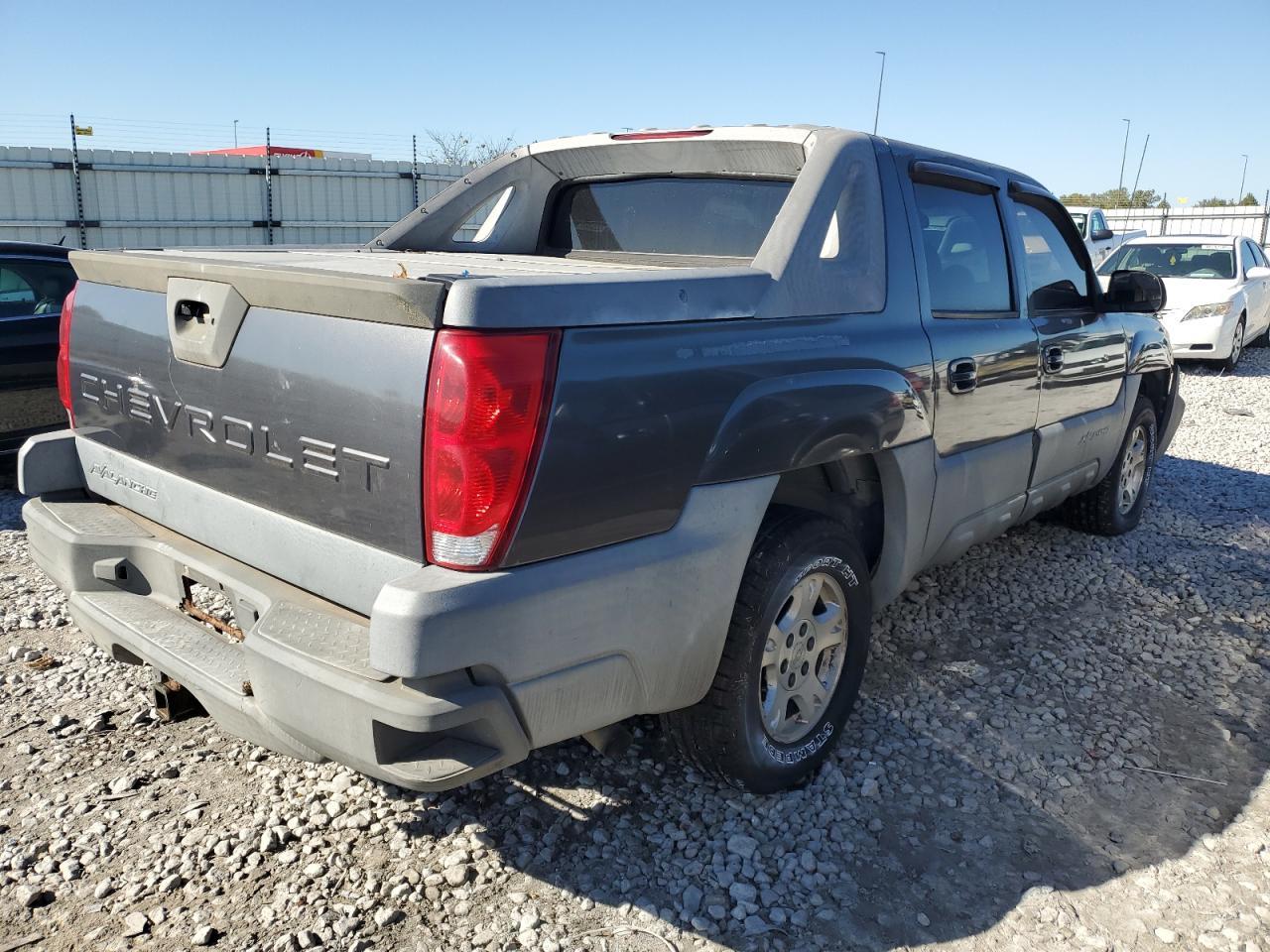 2011 Chevrolet Avalanche C1500 - Image 3