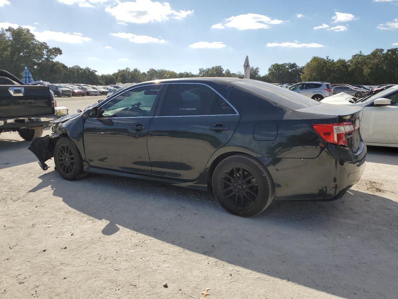 2012 Toyota Camry Base - Фото 2