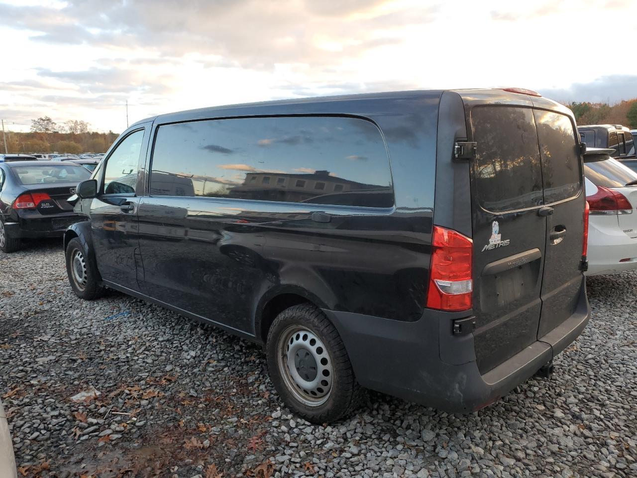 2021 Mercedes Benz Metris Delivery Van - Фото 2