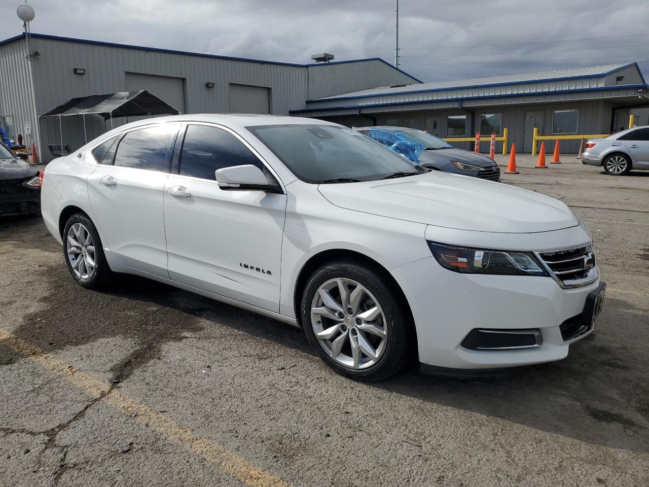 2017 Chevrolet Impala Lt - Image 4