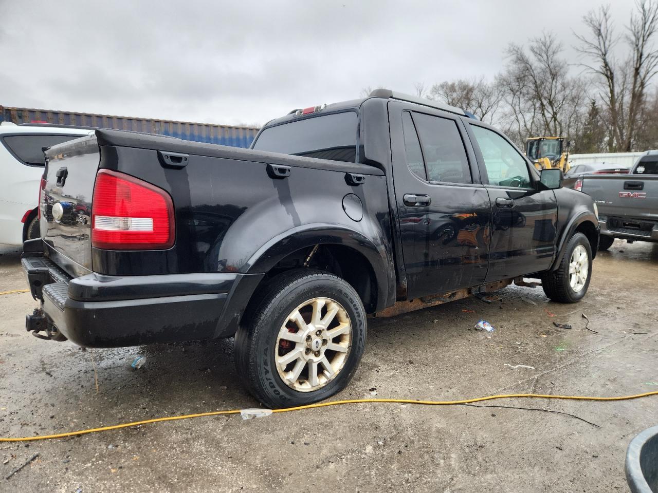 2007 Ford Explorer Sport Trac Limited - Image 3