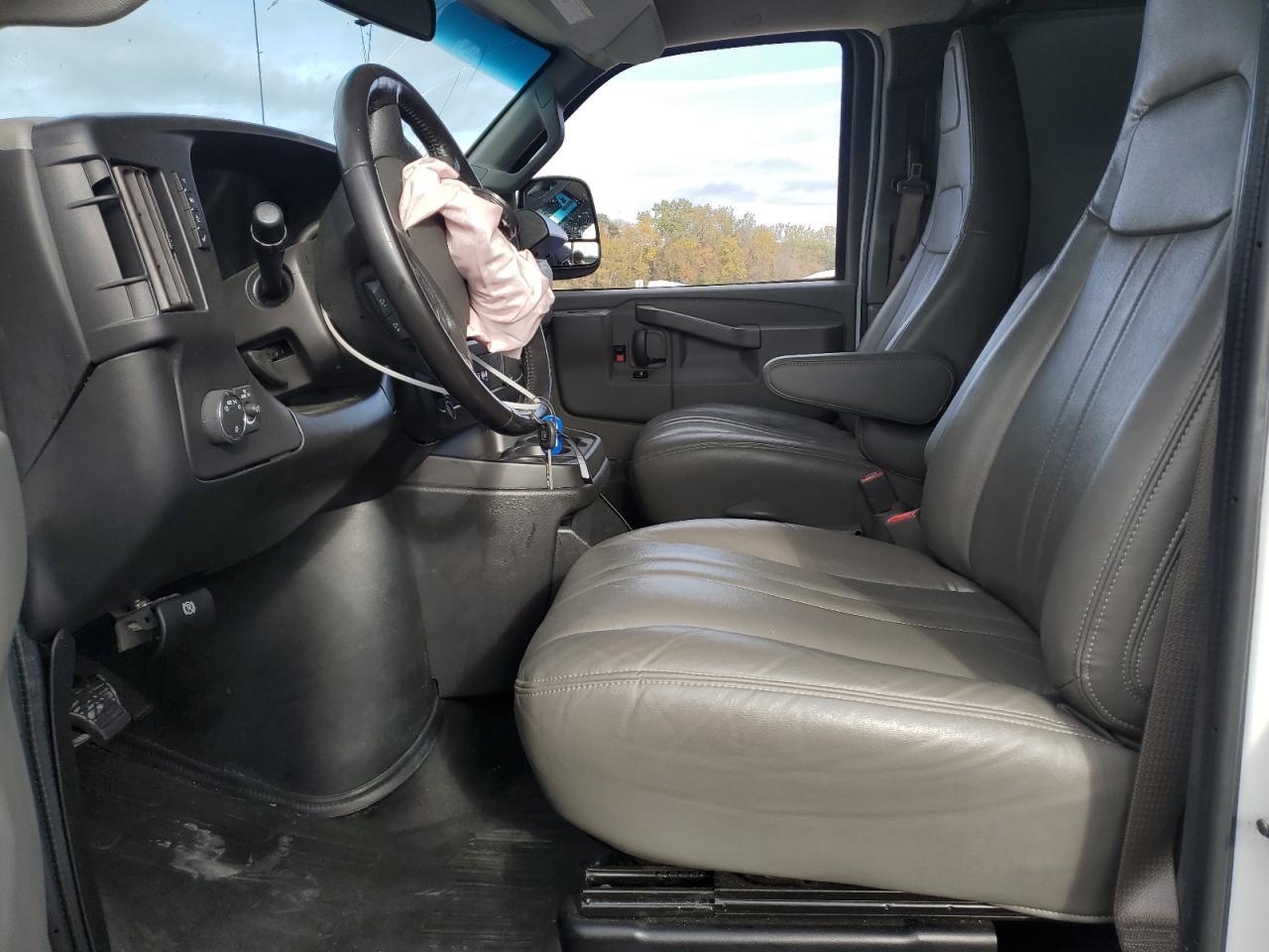 2022 Chevrolet Express G2500 - Фото 7
