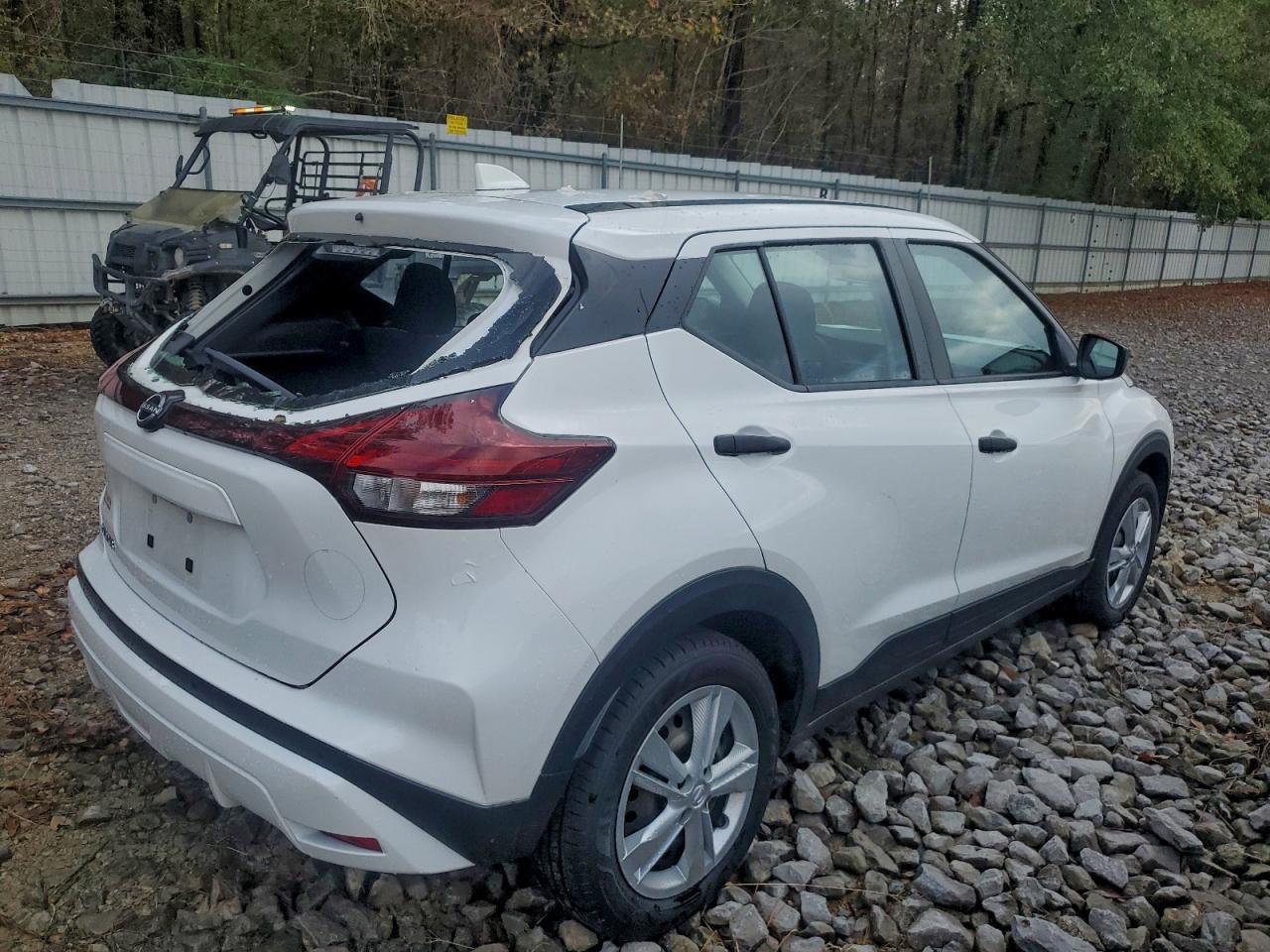 2024 Nissan Kicks S - Image 3