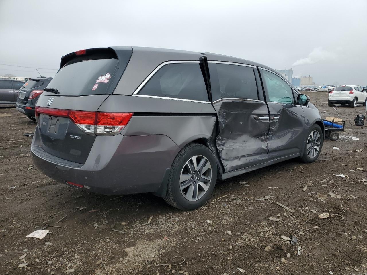 2015 Honda Odyssey Touring - Фото 3