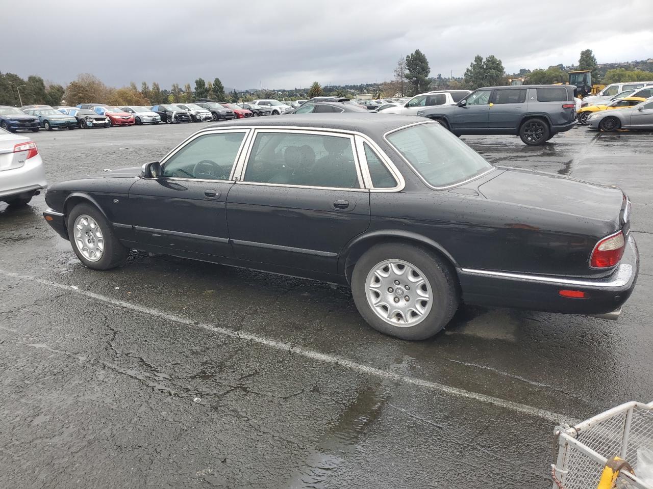 2001 Jaguar Xj8 L - Image 2
