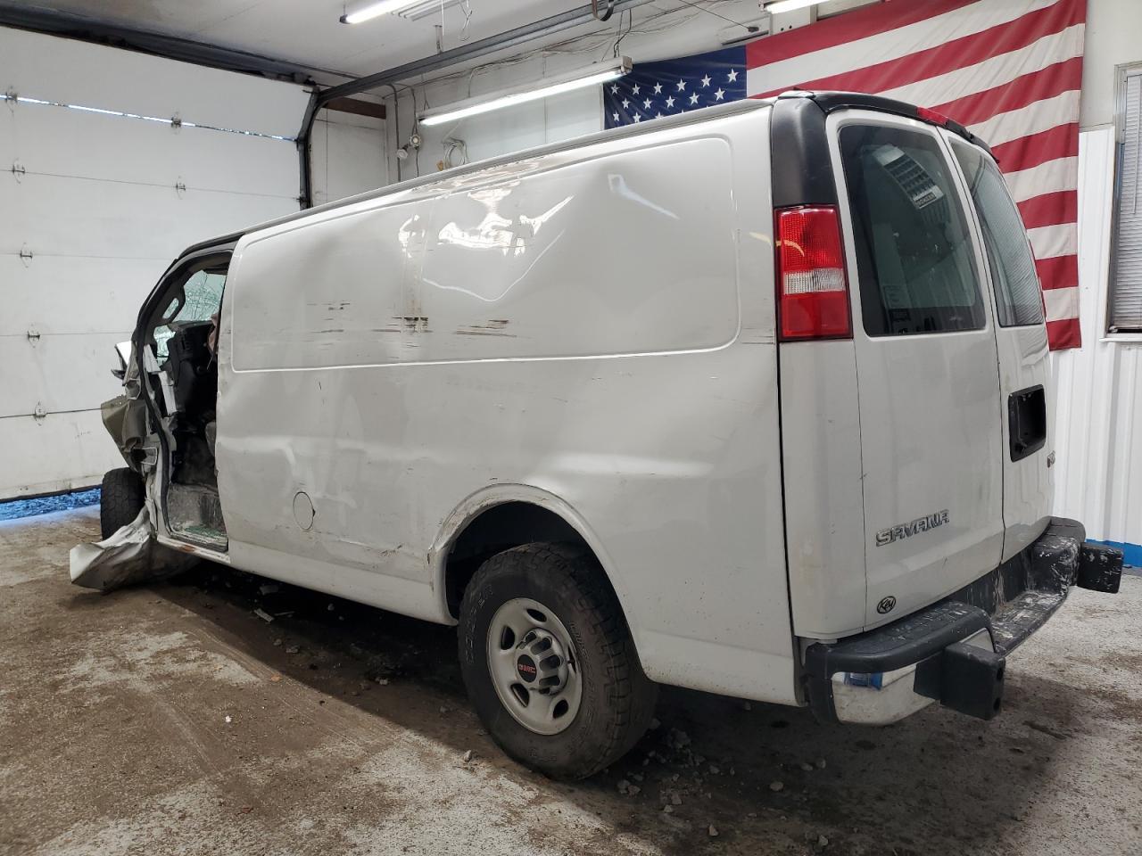 2021 GMC Savana G2500 - Фото 2