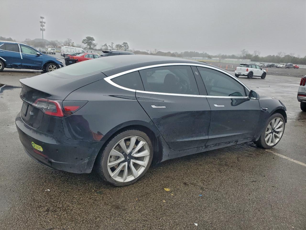 2020 Tesla Model 3 - Фото 3