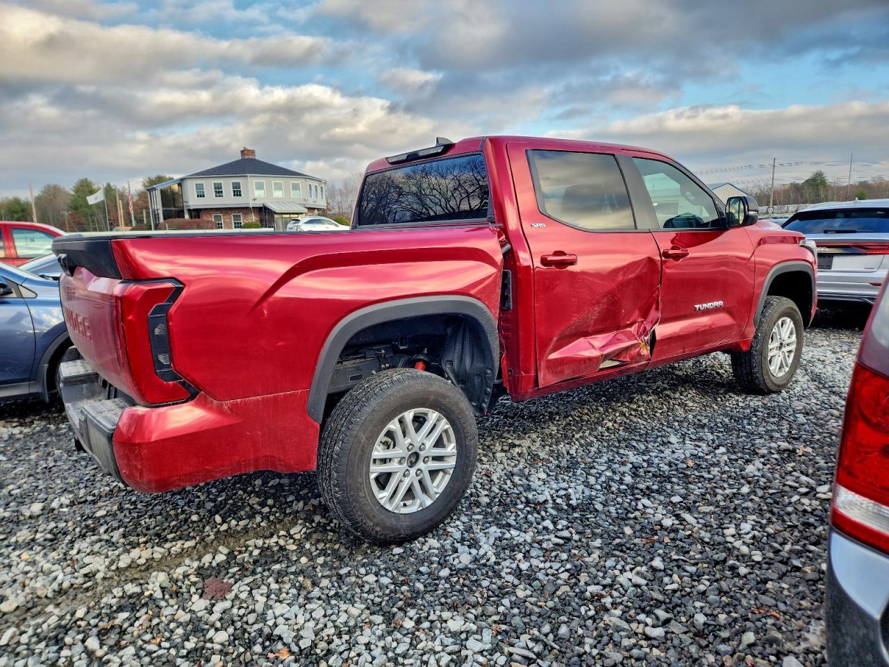 2025 Toyota Tundra Crewmax Sr - Image 3