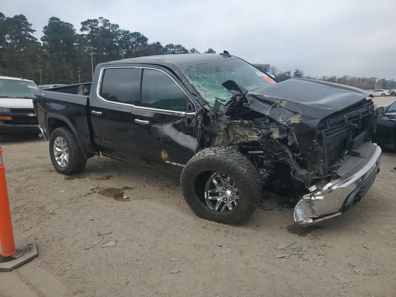 2022 GMC Sierra Limited K1500 Slt - Image 4