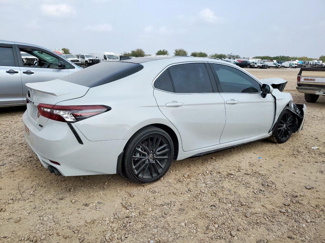 2023 Toyota Camry Xse - Фото 3