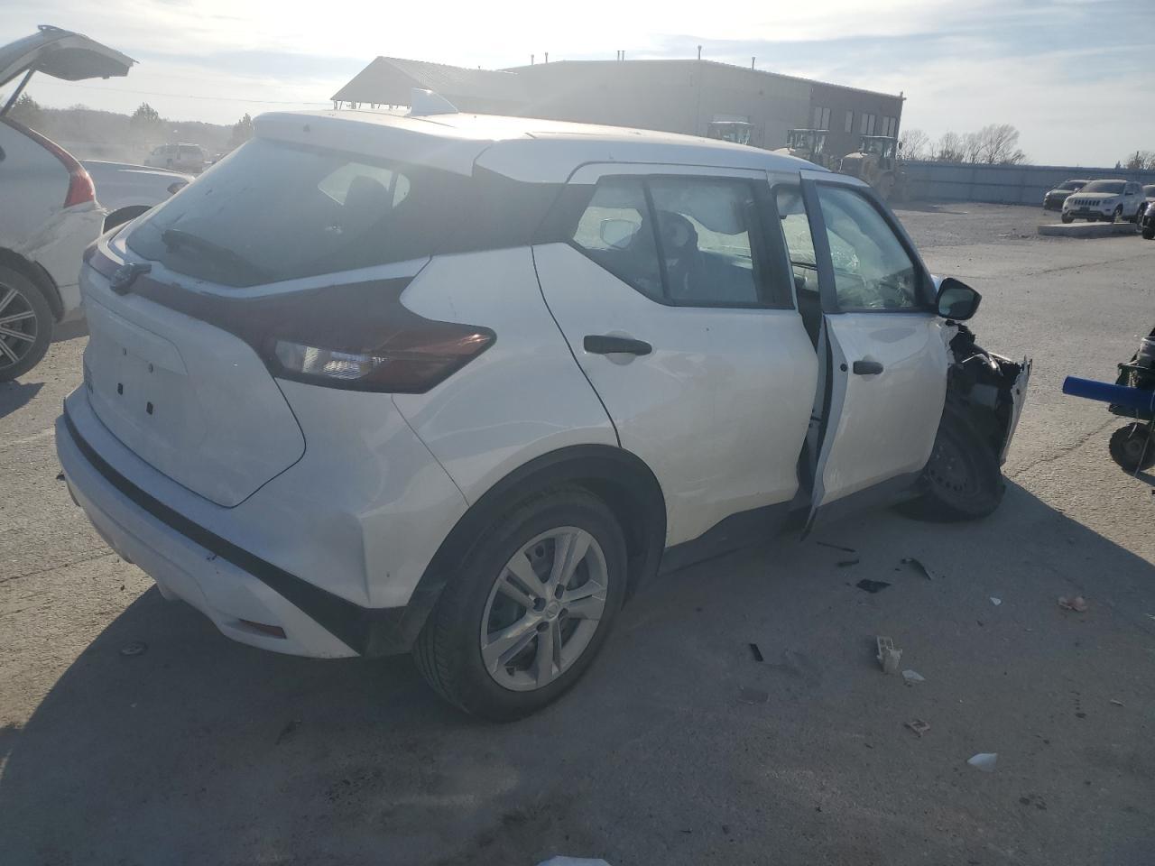 2022 Nissan Kicks S - Image 3