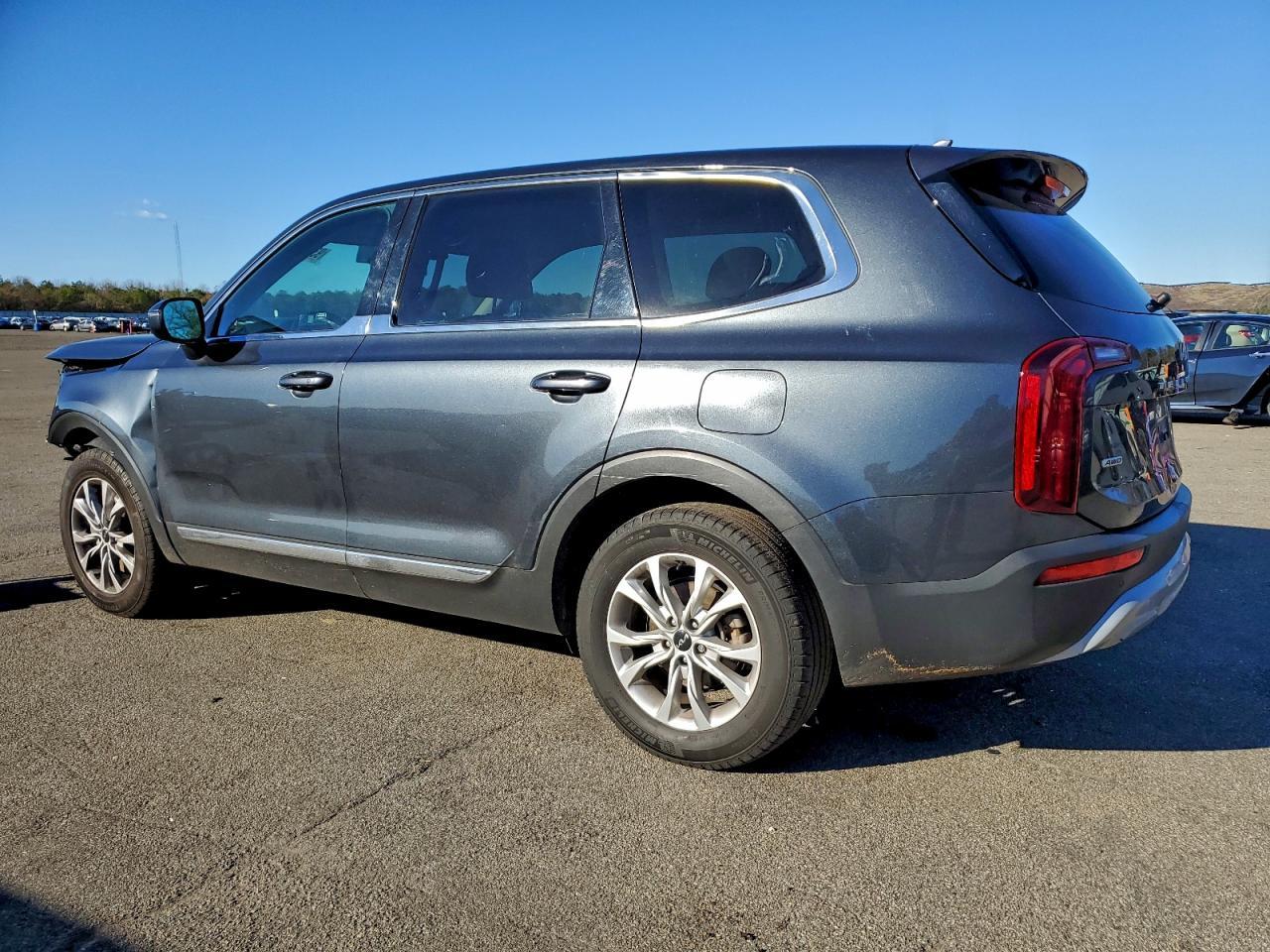 2022 Kia Telluride Lx - Image 2