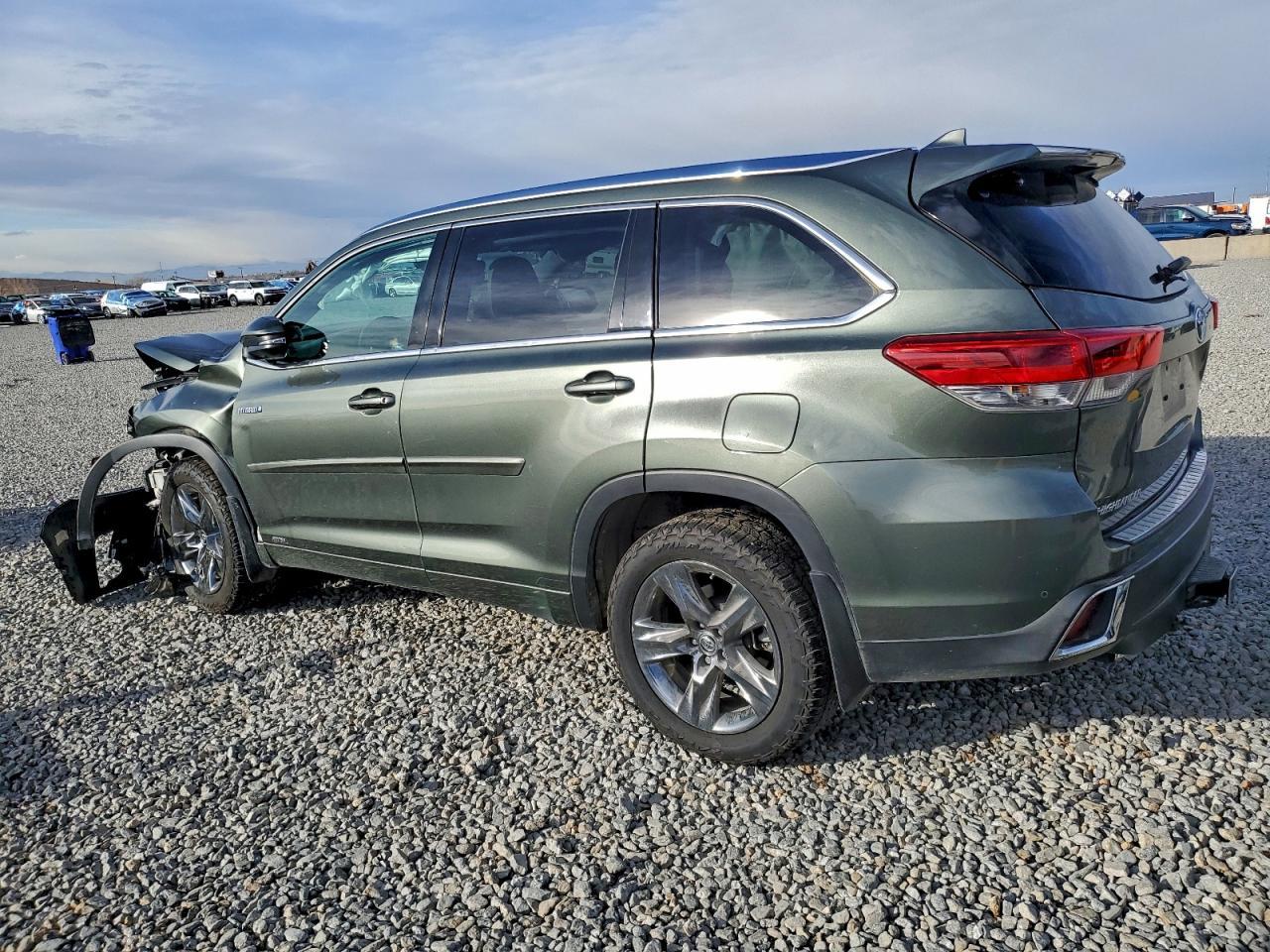 2019 Toyota Highlander Hybrid Limited - Image 2