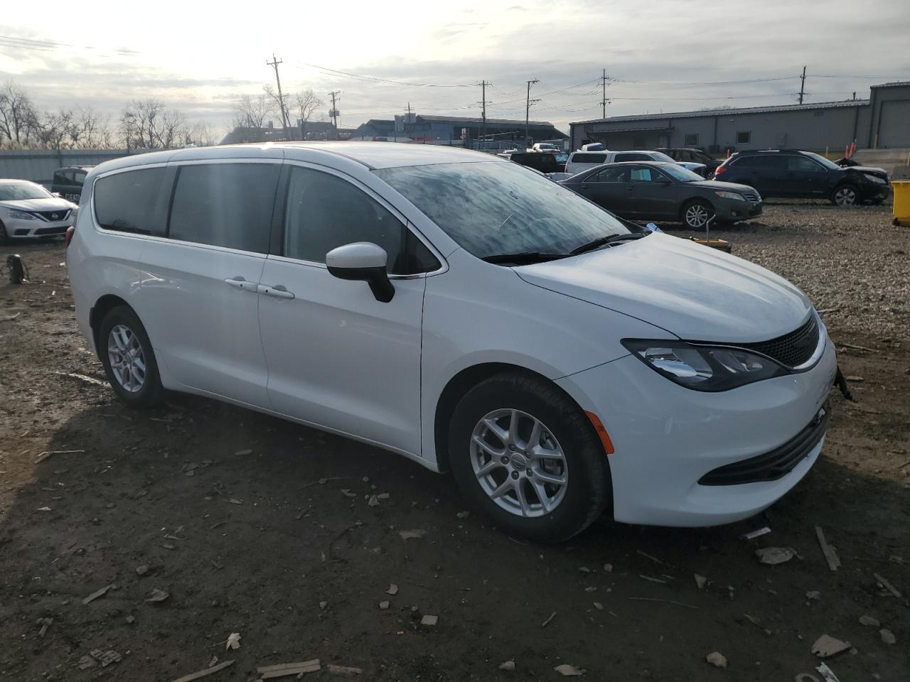 2017 Chrysler Pacifica Touring - Фото 4