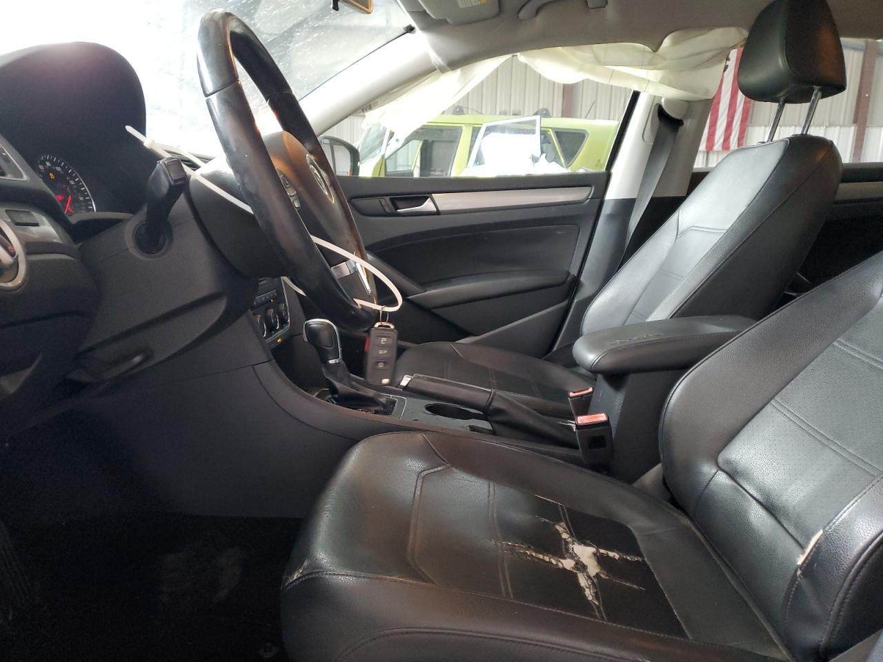 2015 Volkswagen Passat S - Image 7