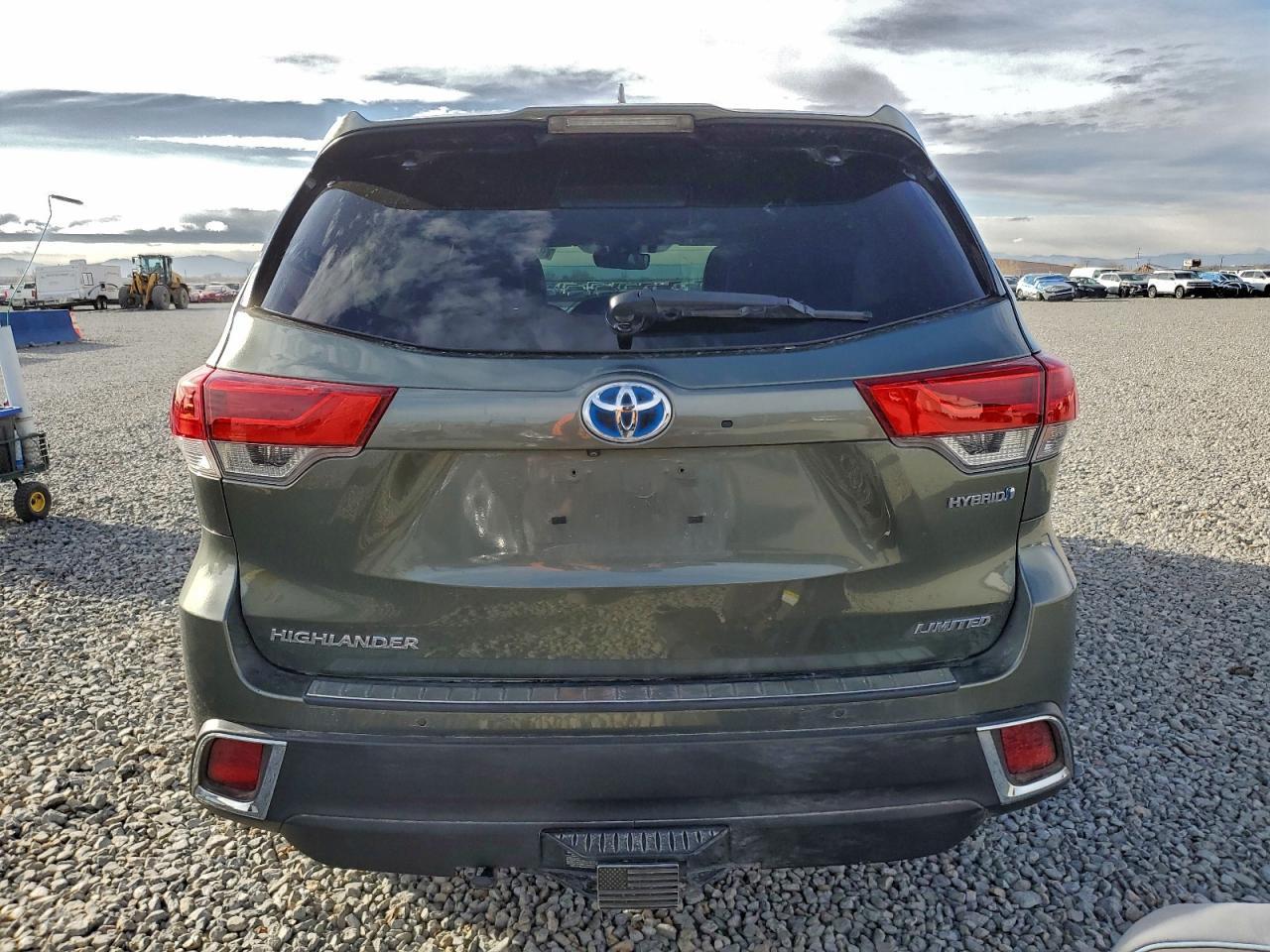 2019 Toyota Highlander Hybrid Limited - Image 6