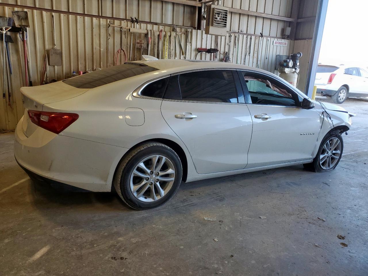 2017 Chevrolet Malibu Lt - Image 3