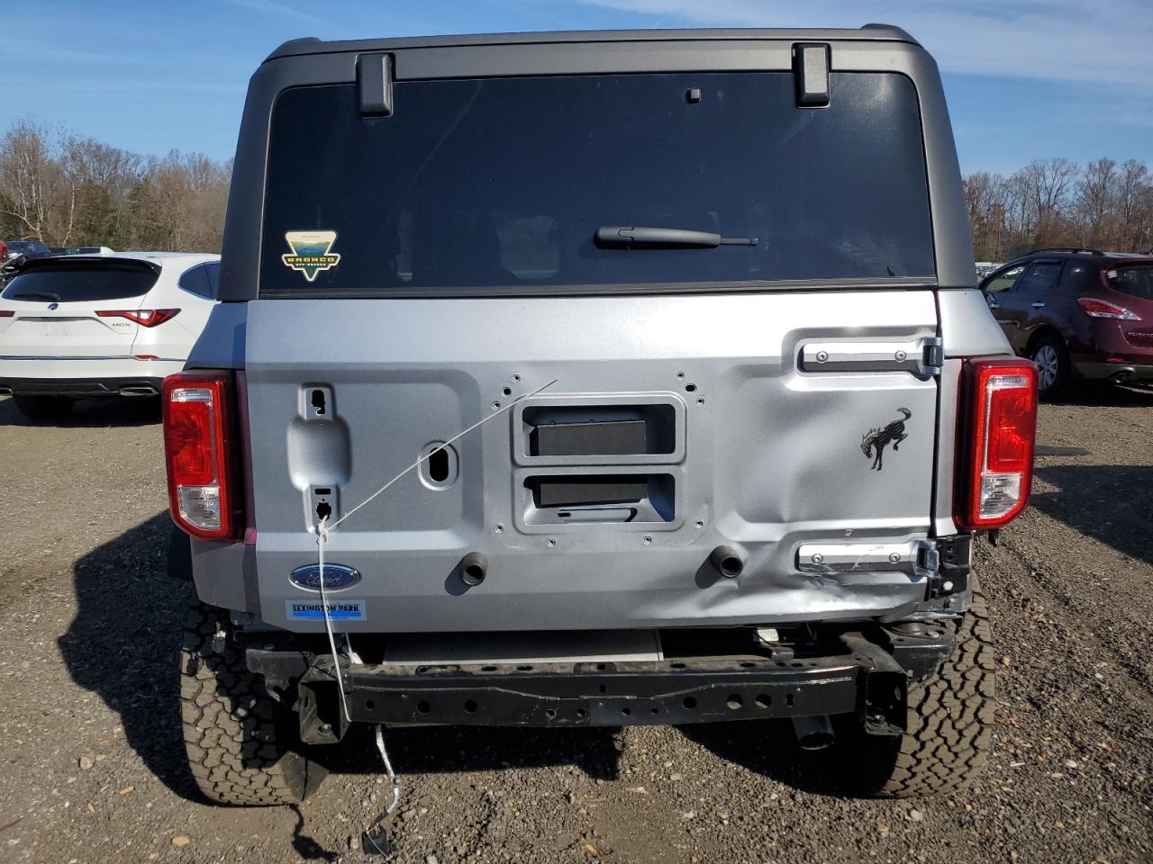 2024 Ford Bronco Black Diamond - Фото 6