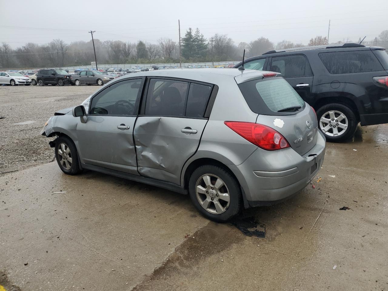 2009 Nissan Versa S - Фото 2