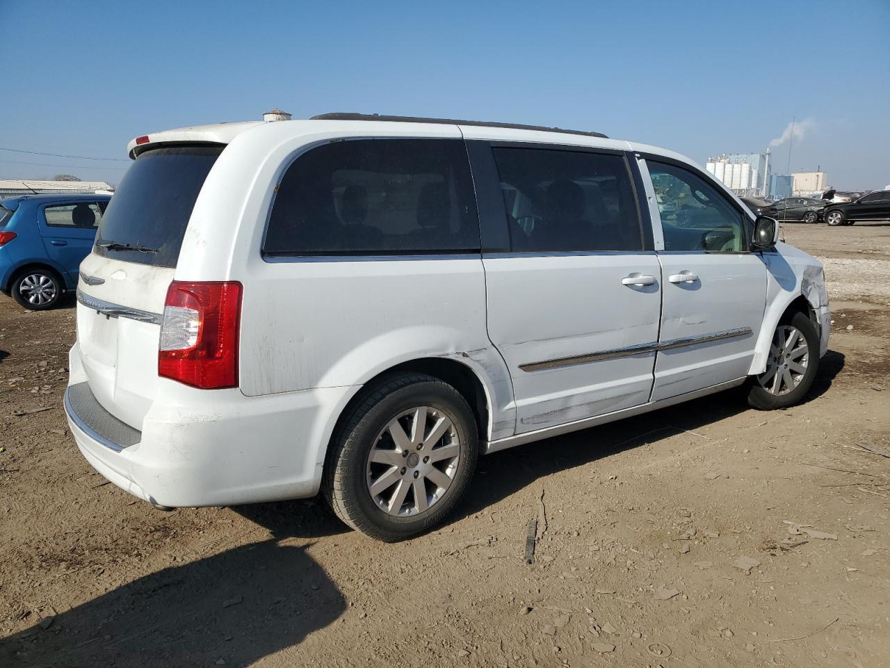 2014 Chrysler Town & Country Touring - Фото 3
