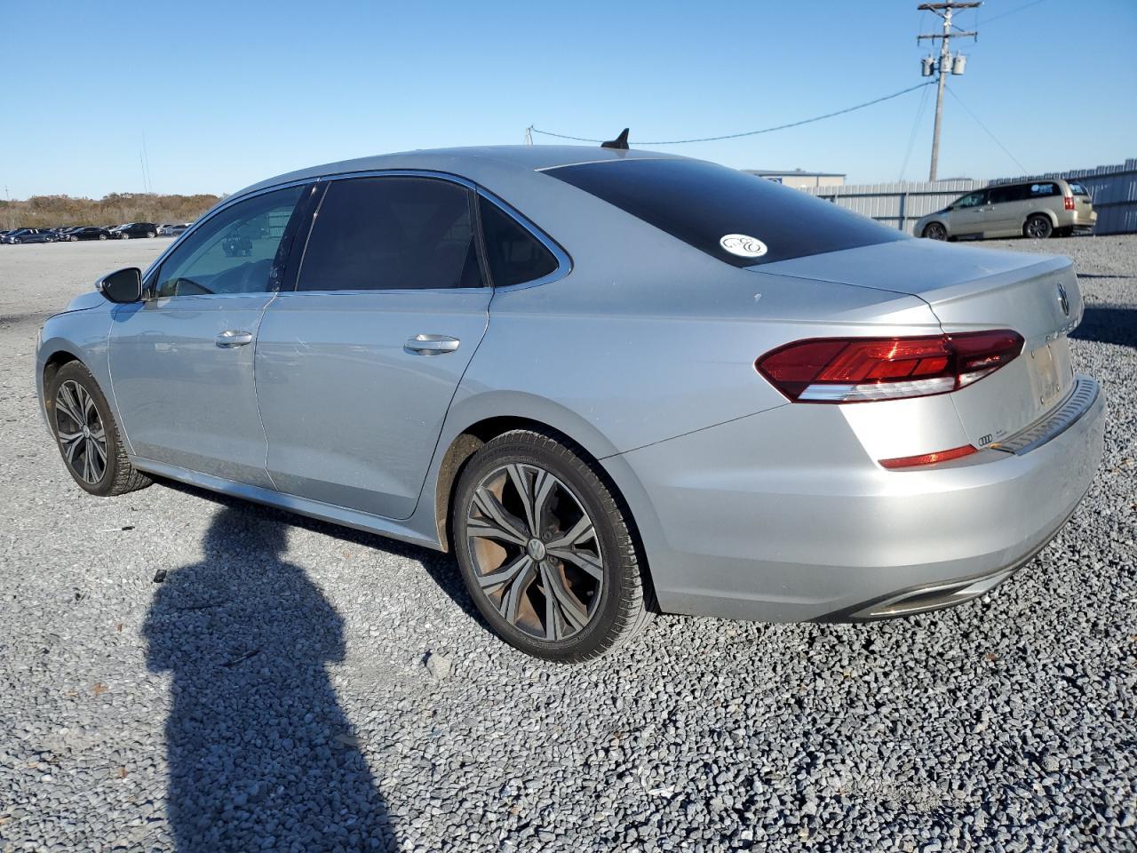 2021 Volkswagen Passat Se - Image 2