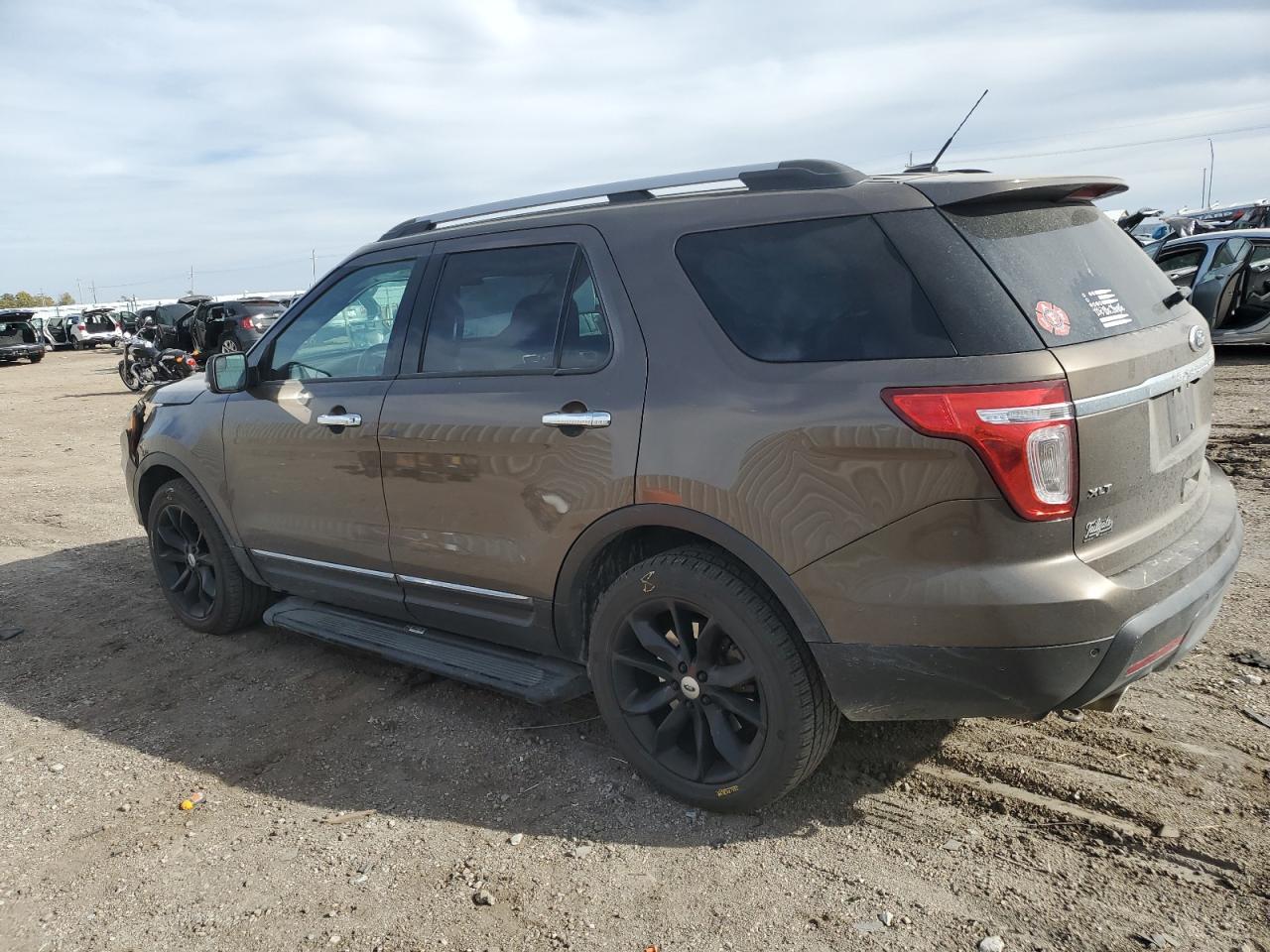 2015 Ford Explorer Xlt - Image 2