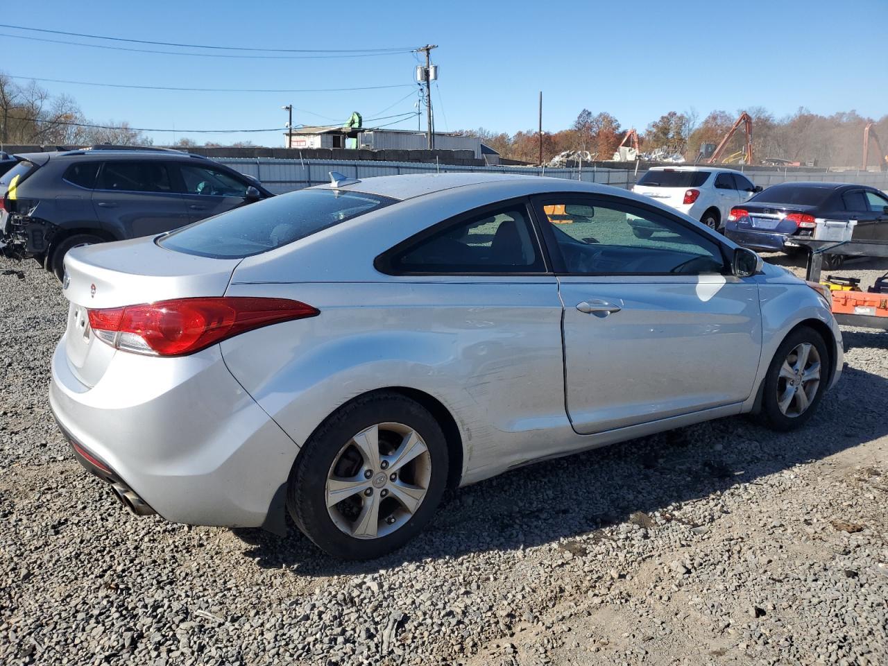 2013 Hyundai Elantra Coupe Gs - Image 3
