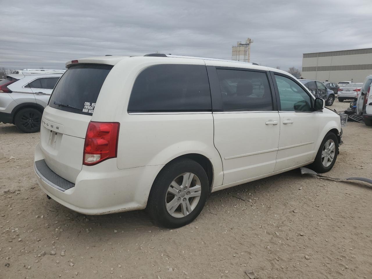 2013 Dodge Grand Caravan Crew - Image 3