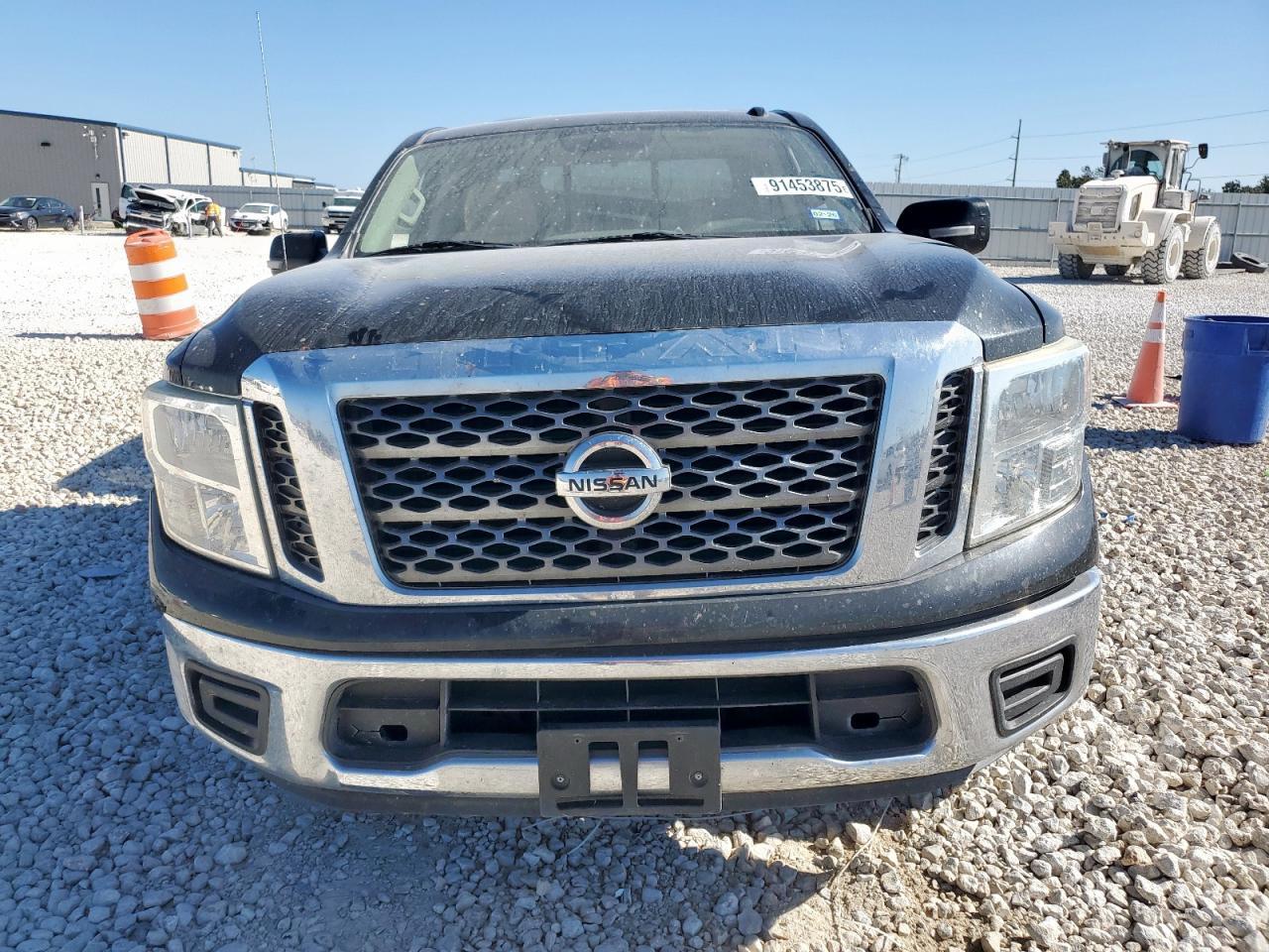 2017 Nissan Titan S - Фото 5