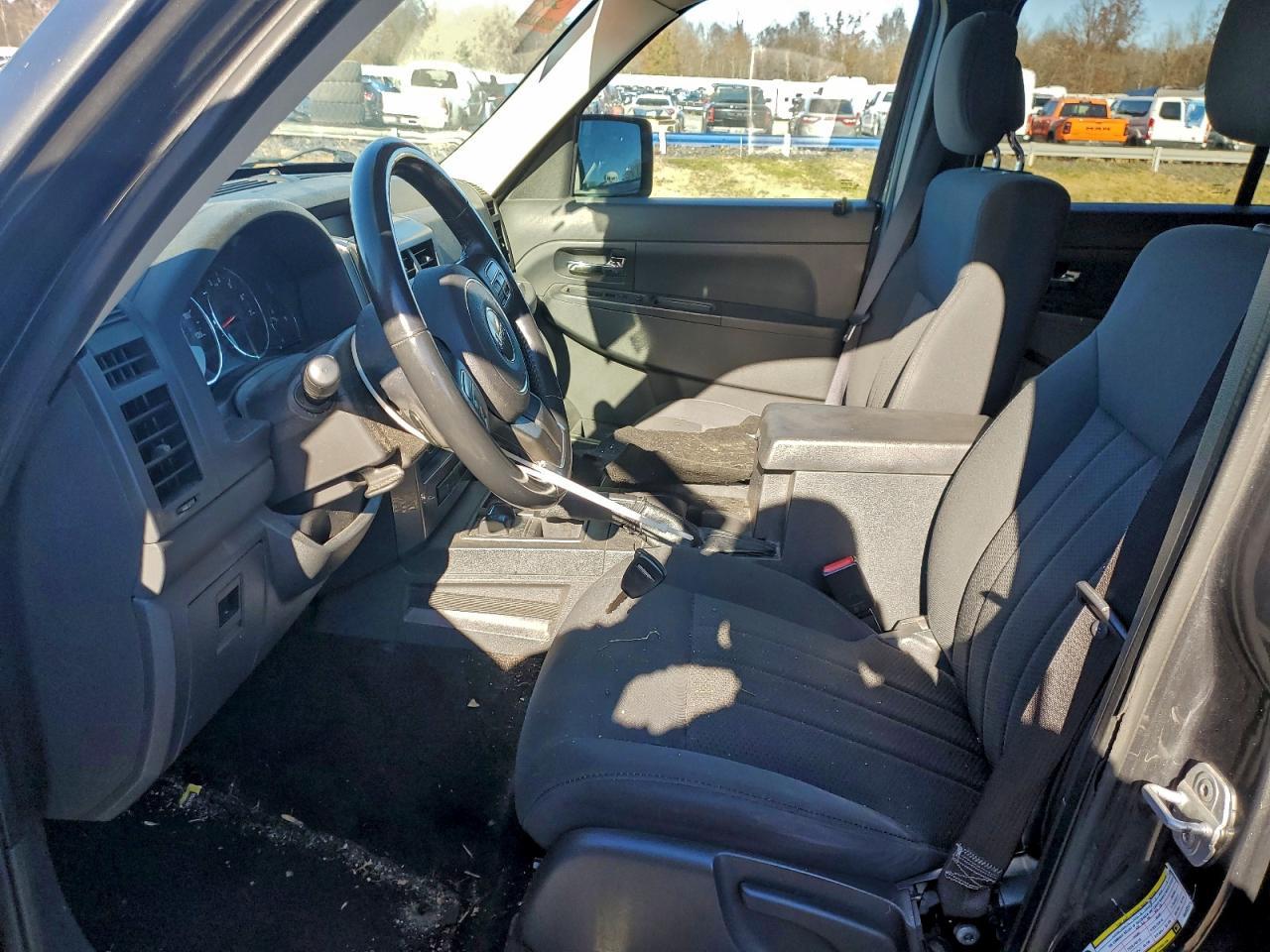 2011 Jeep Liberty Sport - Фото 7