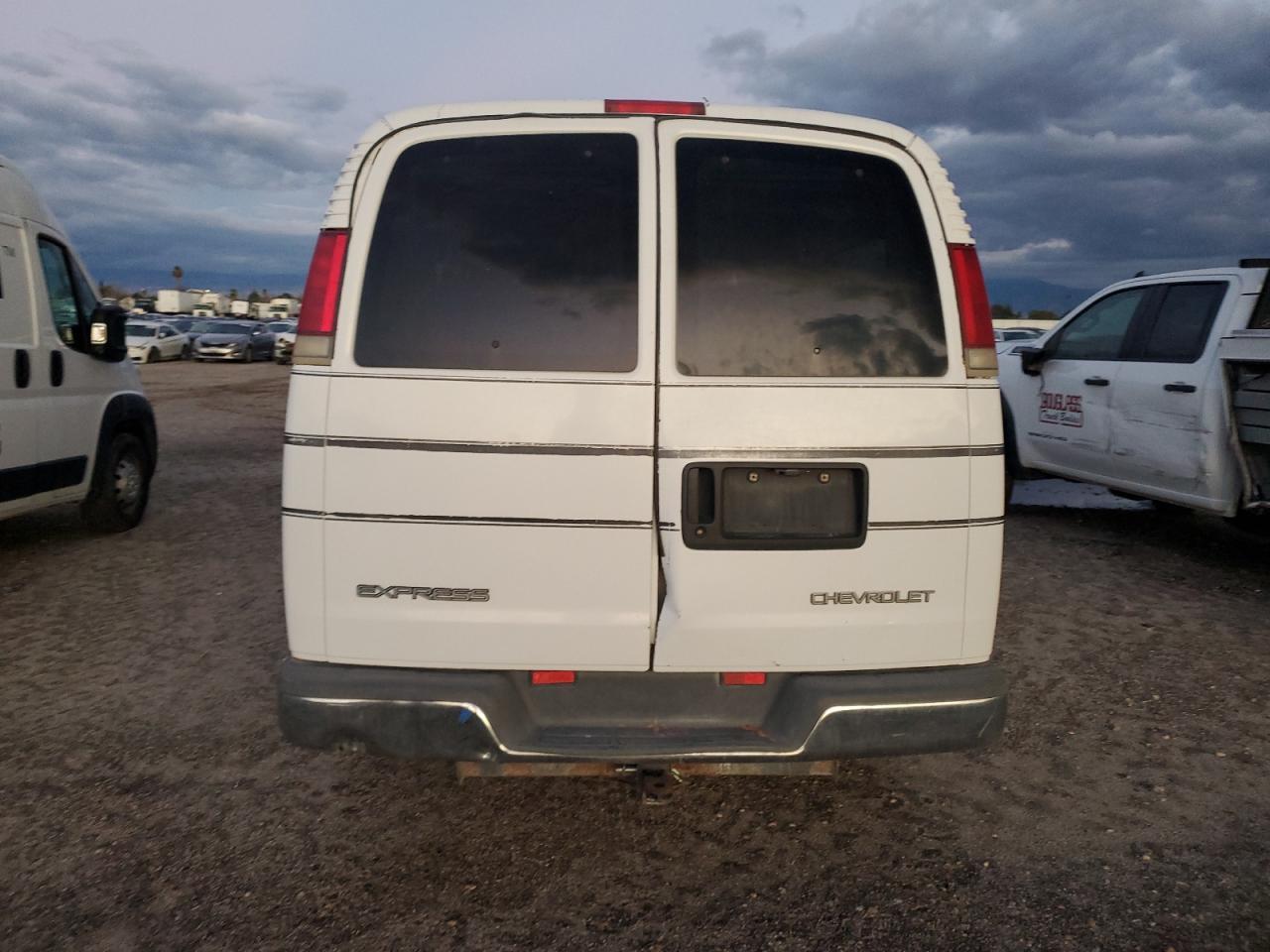 2000 Chevrolet Express G1500 - Фото 6